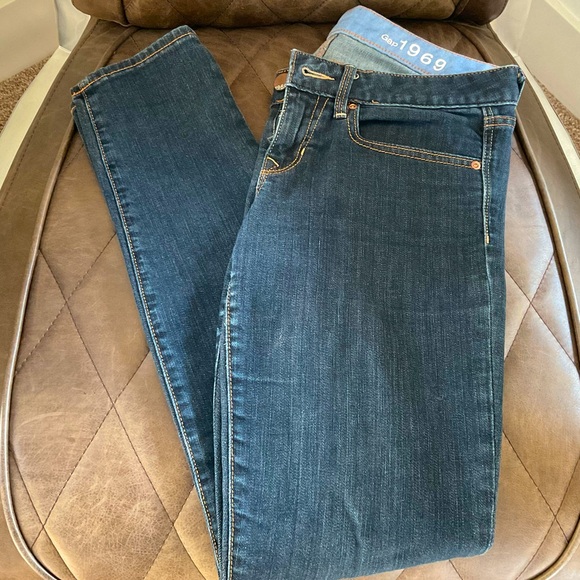 Women’s Gap Jeans - Picture 3 of 7